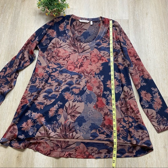Soft Surroundings Millie Crane Bird Floral Tunic Top - Picture 9 of 11